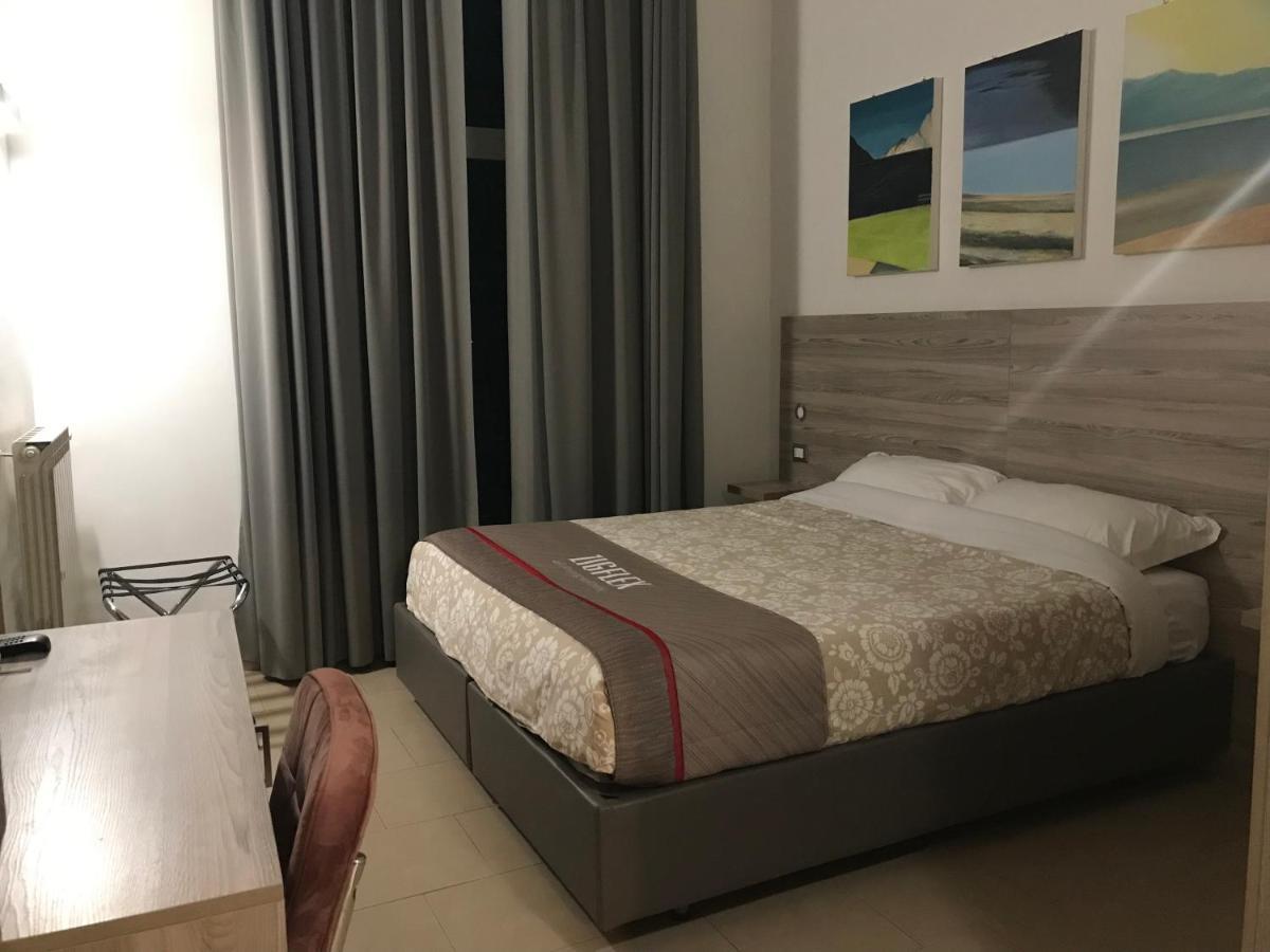 Hotel 4Stanze à Naples Extérieur photo